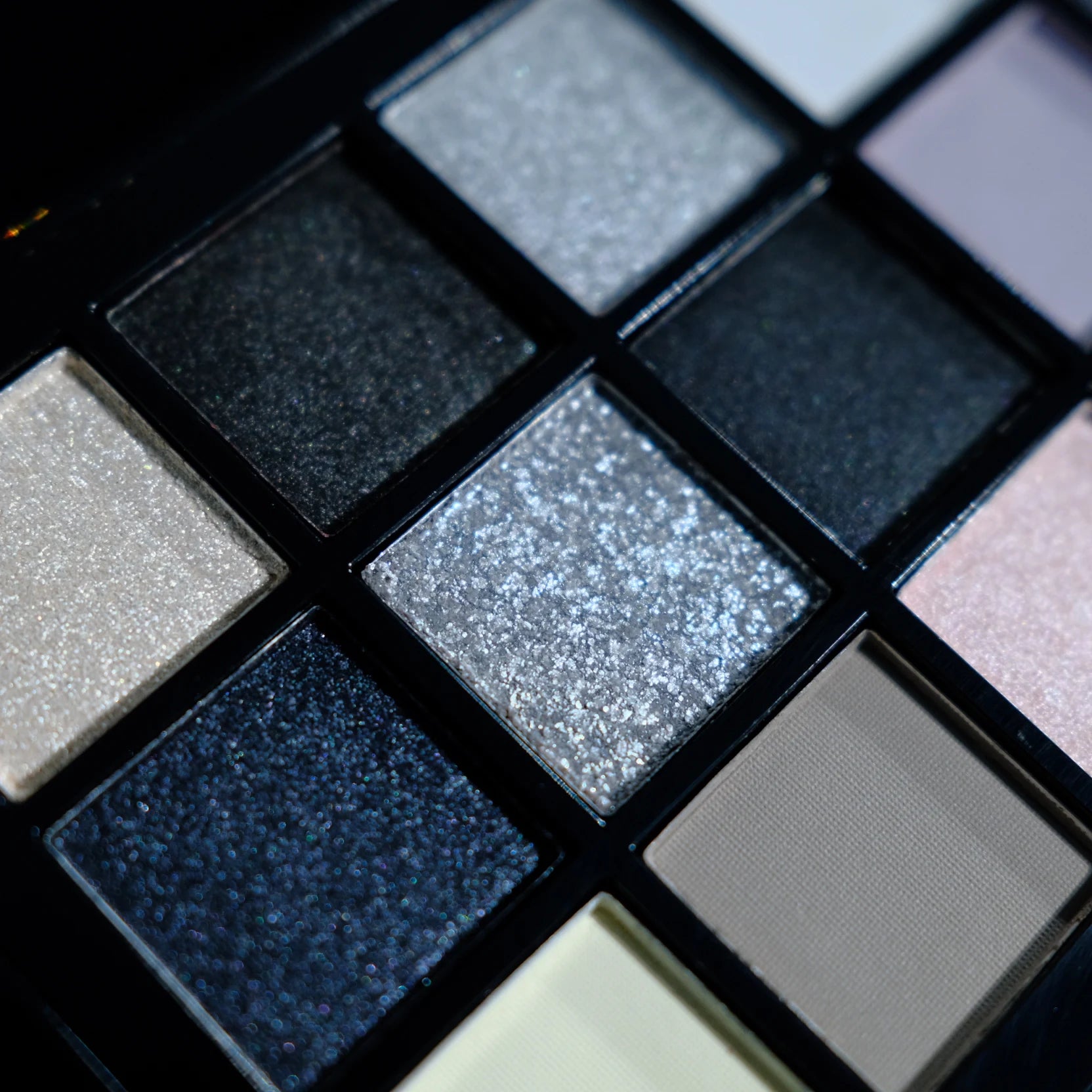 Black Smokey Eyeshadow Palette, 15 Colors ,Punk Style,Neutral Eye  Make up, Shimmer Pearly Sequin Eyeshadow